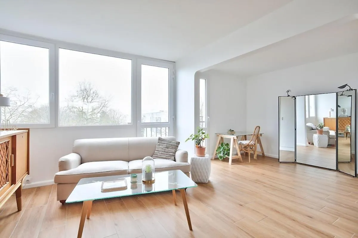 Апартаменты Superb 1Br Flat On The Bois Blancs District Лилль